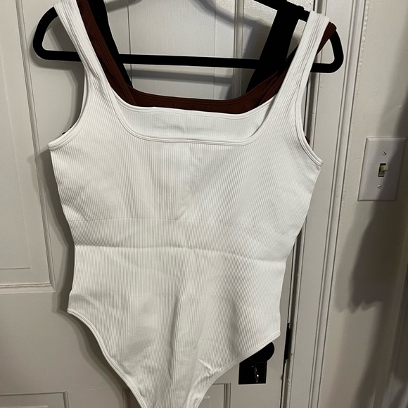 Amazon Essentials Women's Black Bodysuit - Picture 3 of 7